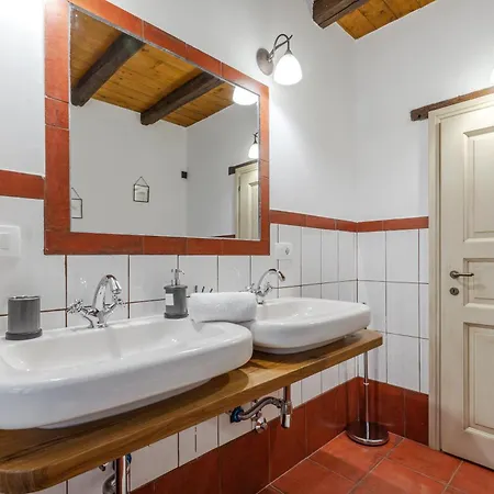 Villa Farfalla Zuzici